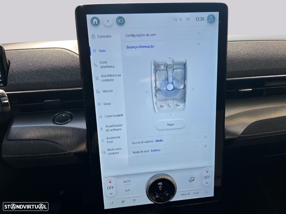 Ford Mustang Mach-E GT AWD - 32