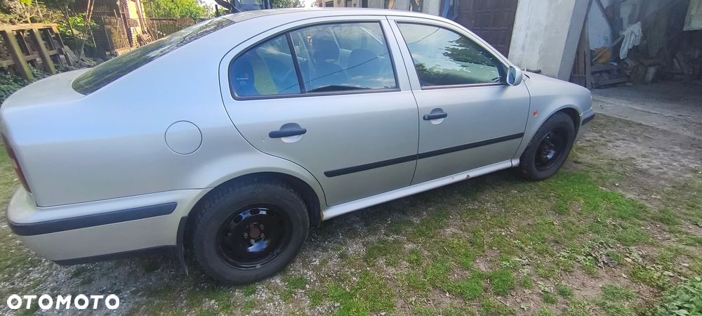 Skoda Octavia 1.8T Elegance - 2