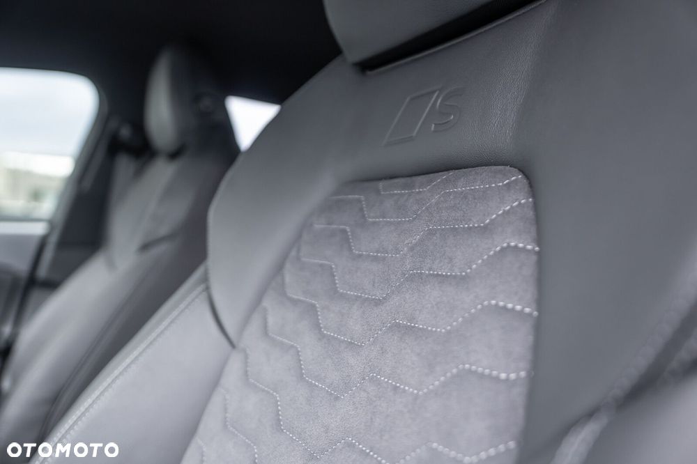 Audi A6 Sportback e-tron - 11