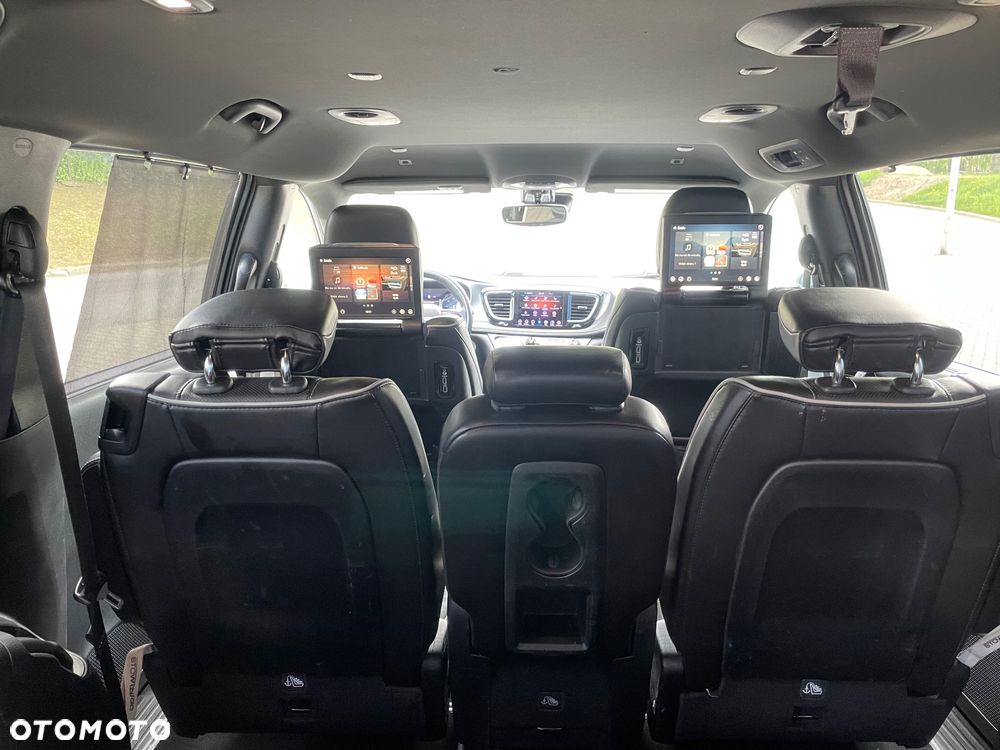 Chrysler Pacifica - 8