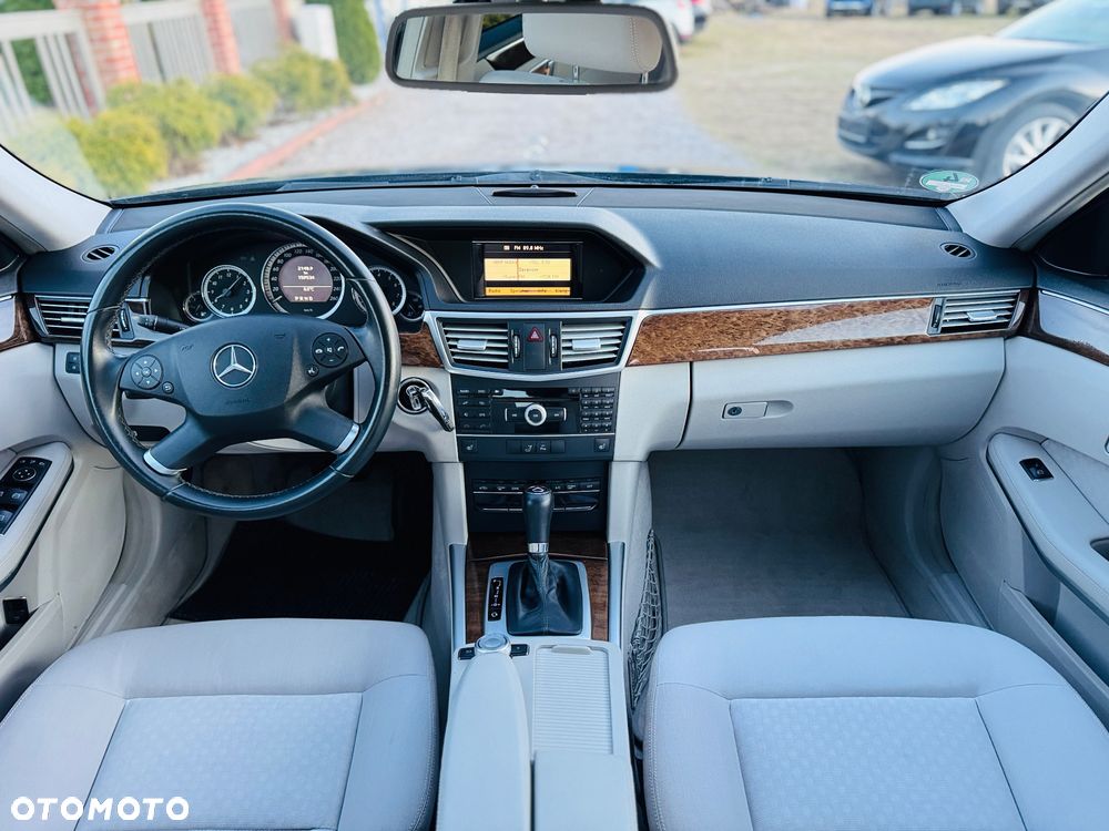 Mercedes-Benz Klasa E 200 BlueEFFICIENCY 7G-TRONIC Elegance - 13