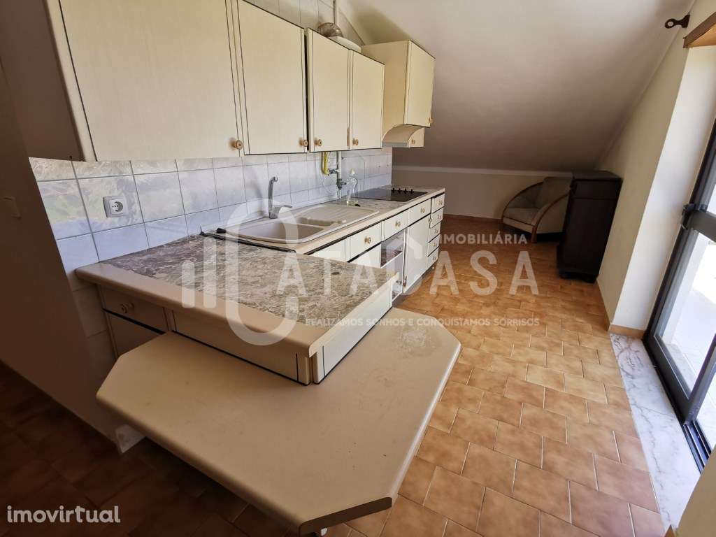Arrumos Transformados em Apartamento T2 - Centro de Anadia - Grande imagem: 2/13