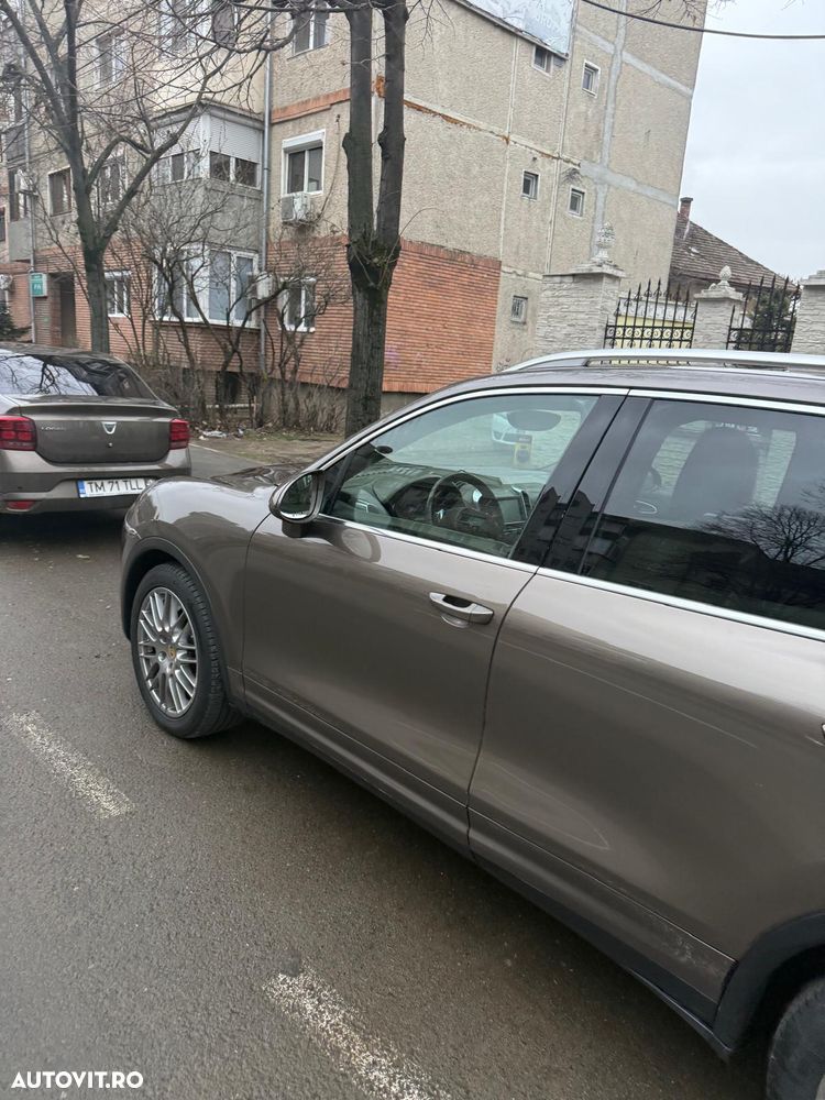 Porsche Cayenne - 9