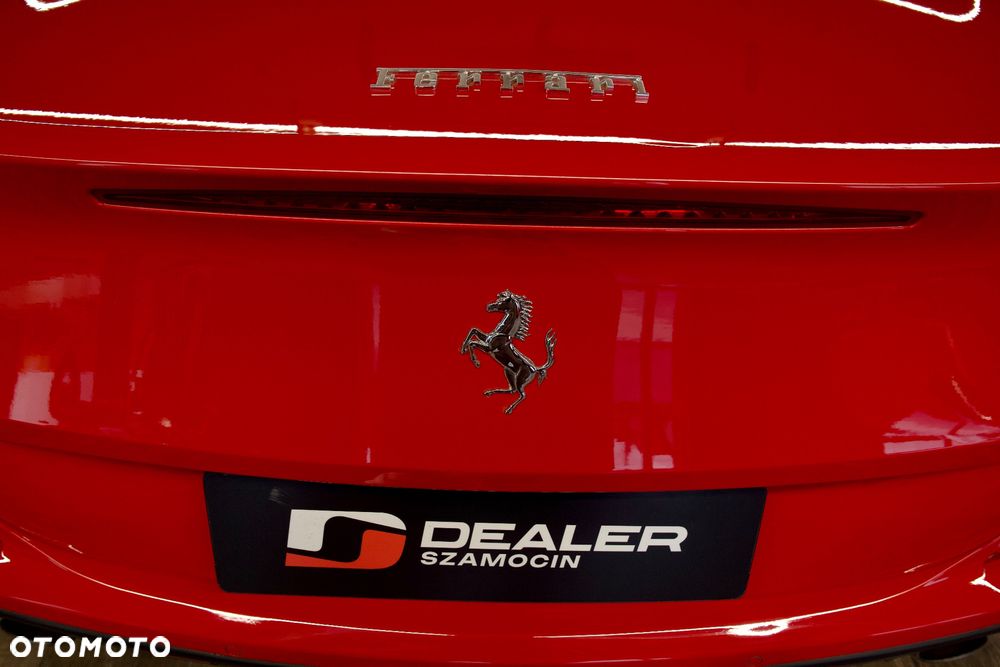 Ferrari California T - 15