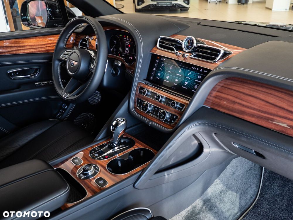Bentley Bentayga - 24