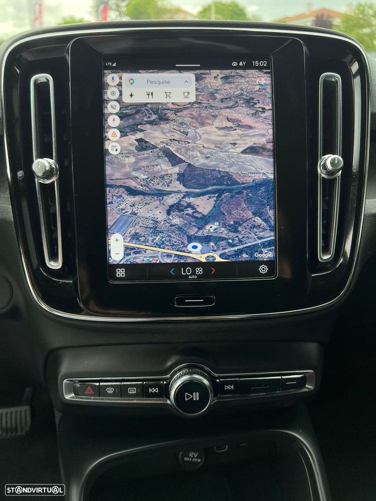 Volvo XC 40 Recharge Core - 12