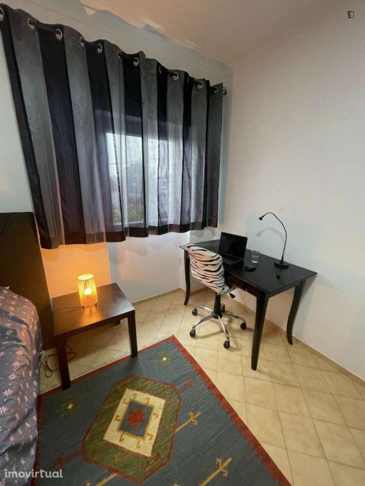 Quarto - localizado em Setubal - Grande imagem: 2/17