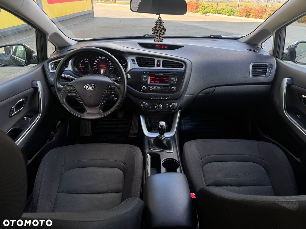 Kia Ceed 1.4 CVVT Attract - 16