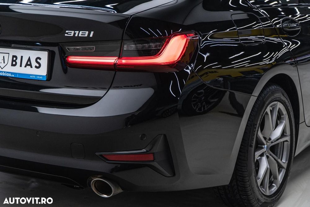 BMW Seria 3 318i Aut. Sport Line - 41