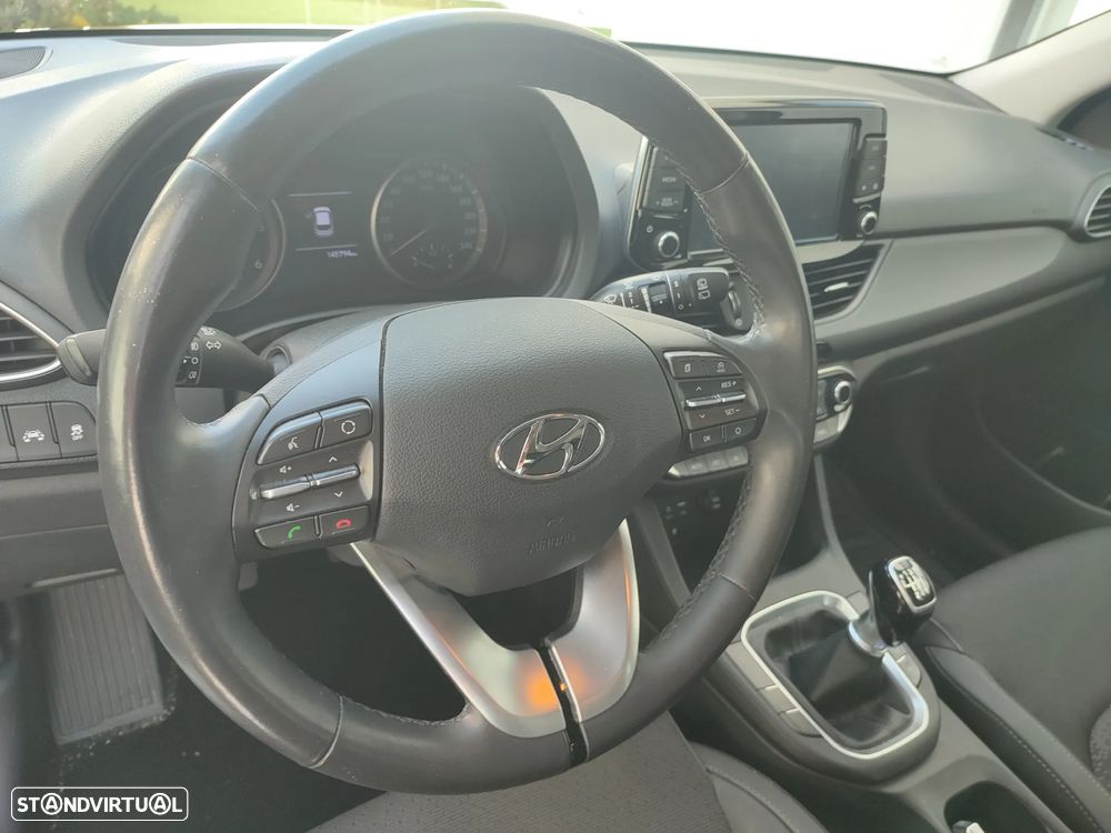 Hyundai i30 1.6 CRDI Comfort+Navi - 9