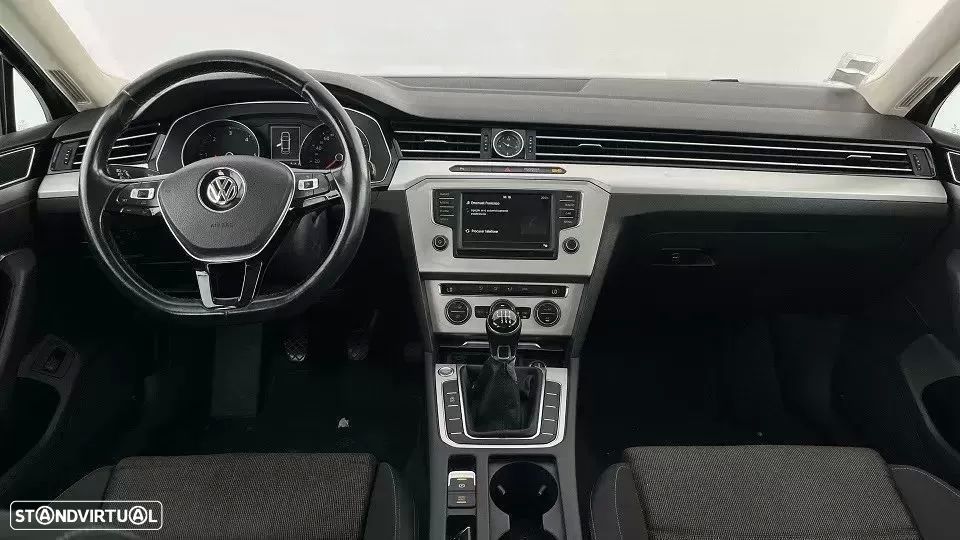 VW Passat 1.6 TDI Highline - 5