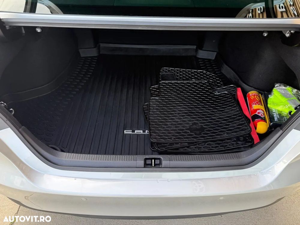 Toyota Camry 2.5 Dynamic - 25
