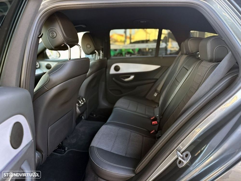 Mercedes-Benz E 300 de AMG Line - 26