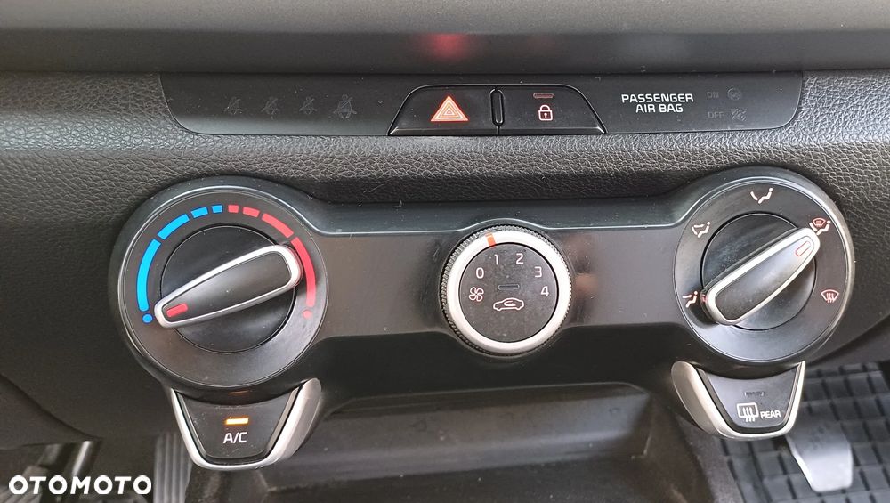 Kia Rio 1.2 M - 21