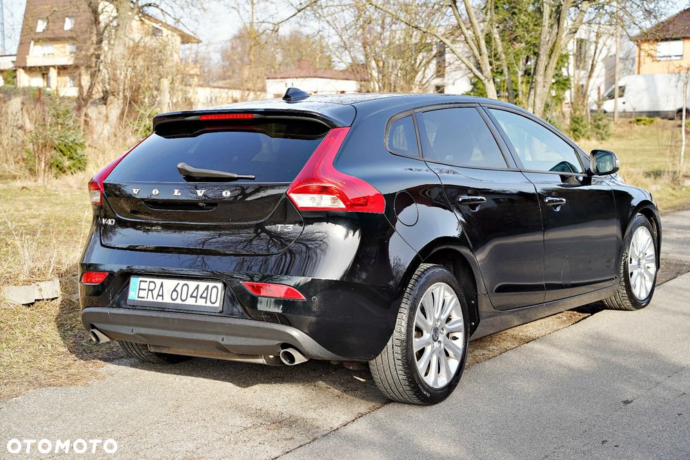 Volvo V40 - 25