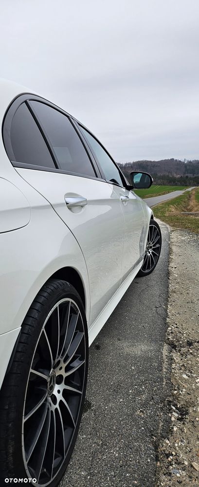 Mercedes-Benz Klasa E 220 d 4Matic 9G-TRONIC AMG Line - 15