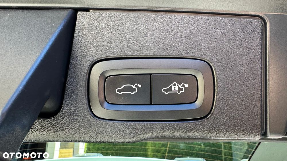 Volvo XC 60 B4 D Geartronic Momentum Pro - 28
