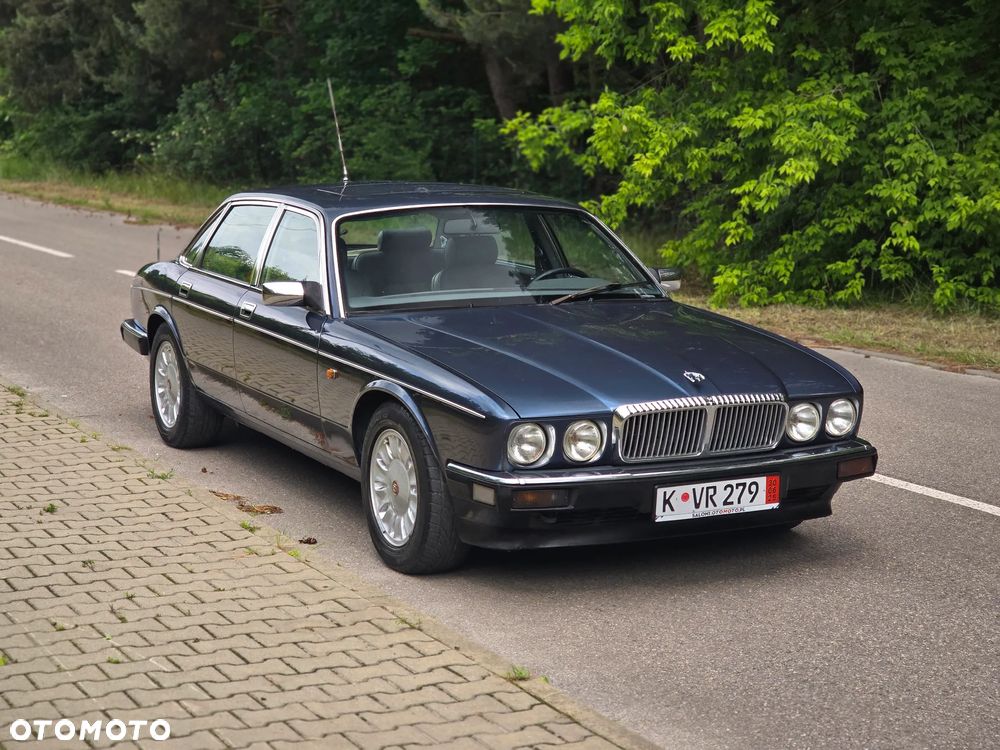 Jaguar Daimler 4.0i - 11