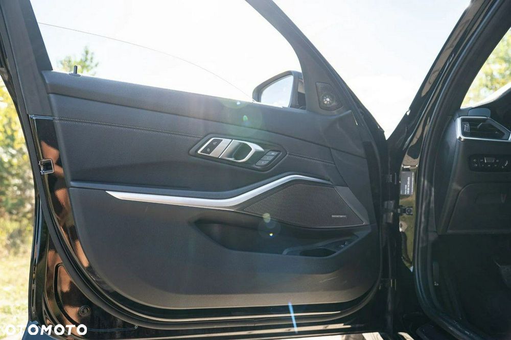 BMW Seria 3 - 25