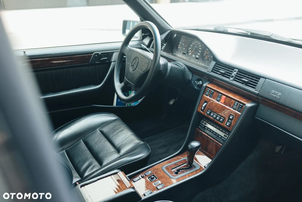 Mercedes-Benz W124 (1984-1993) - 26