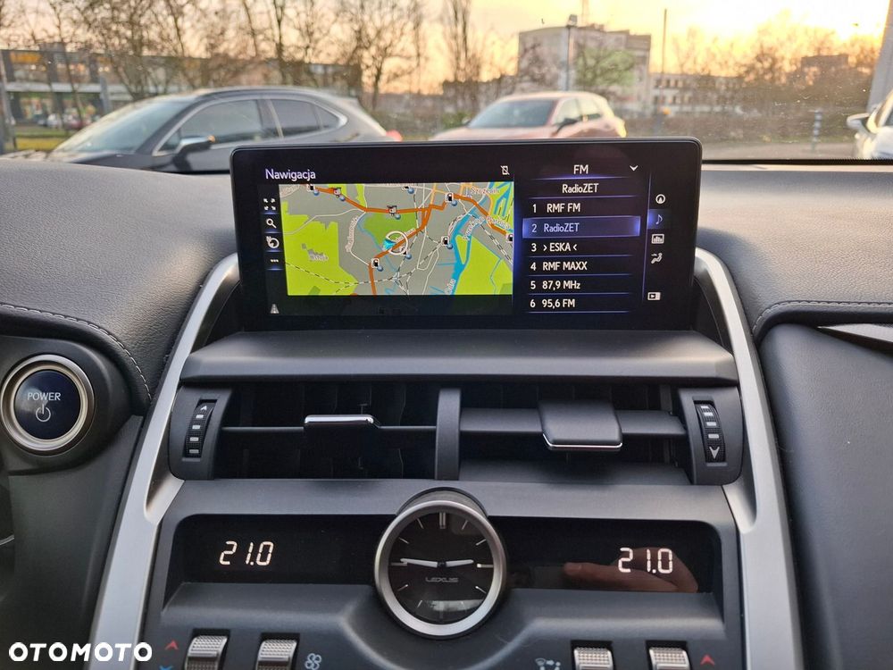 Lexus NX 300h Comfort AWD - 31