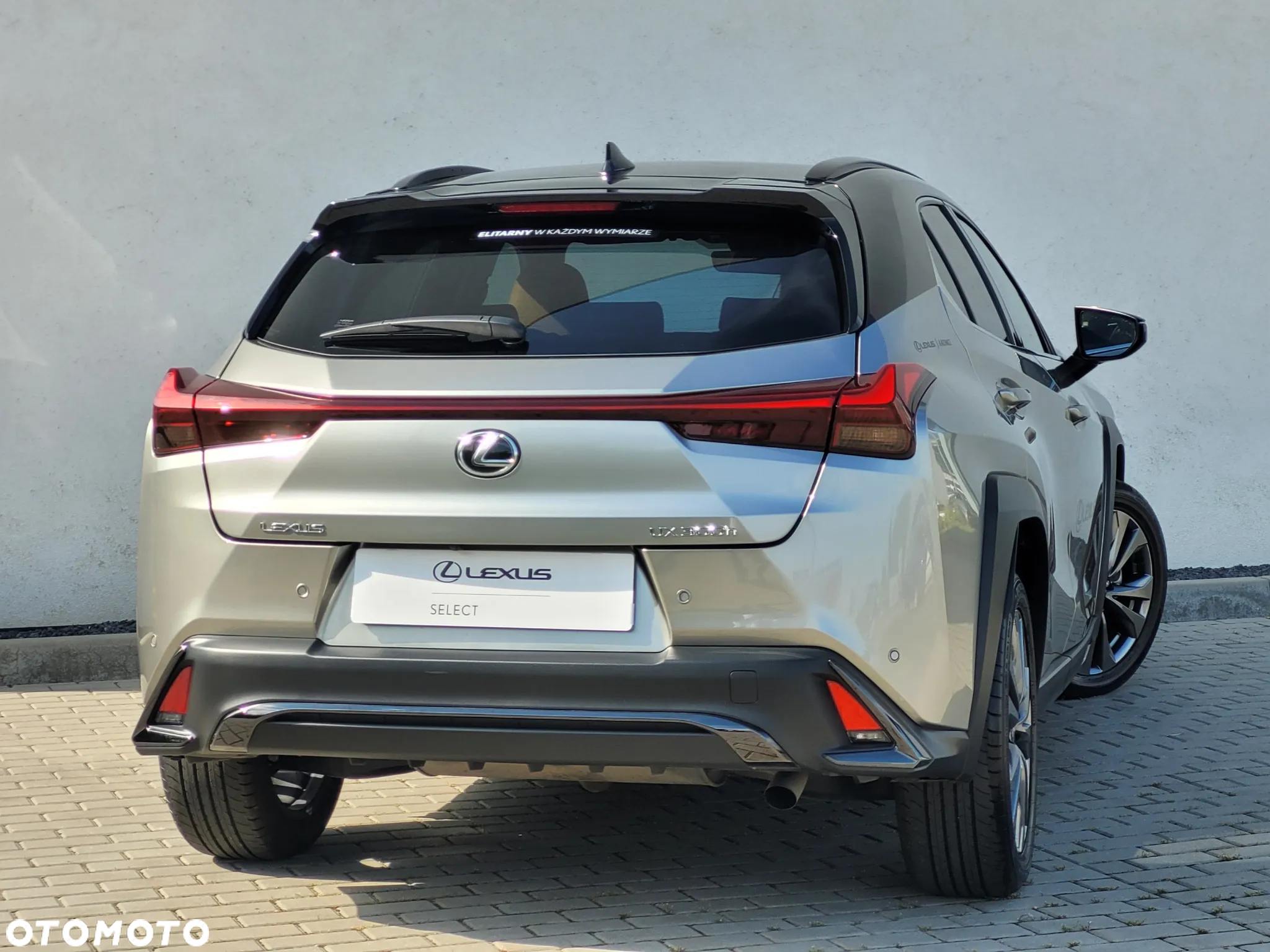 Lexus UX 300h F Sport Design - 5