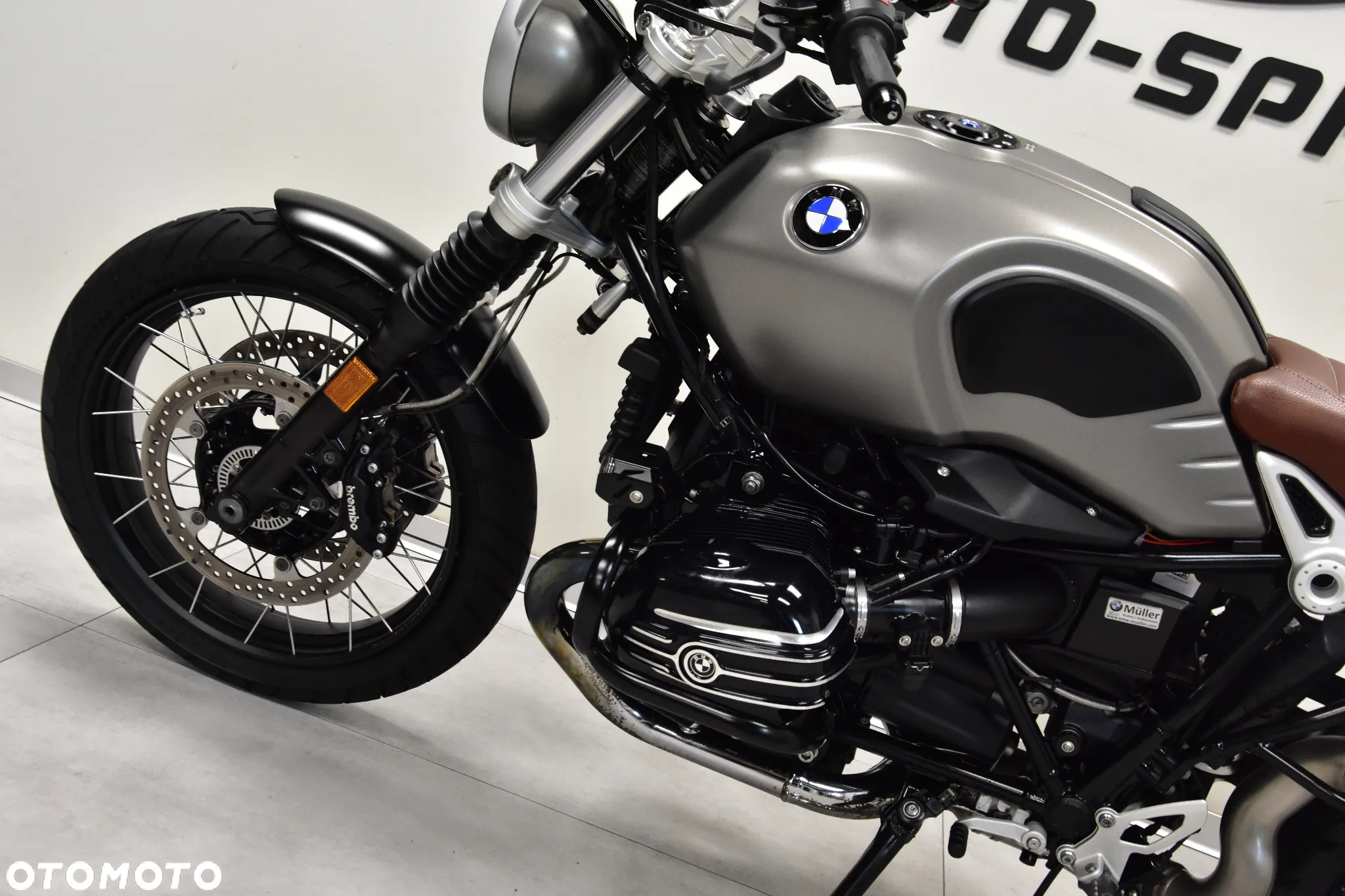 BMW R - 12