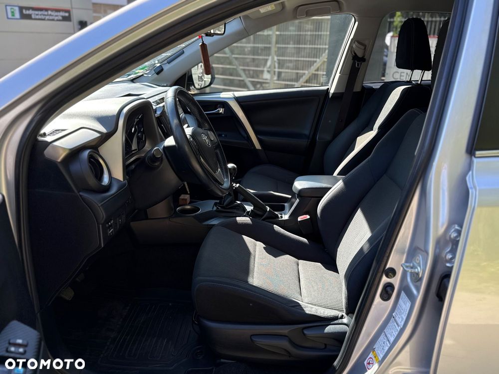 Toyota RAV4 - 16