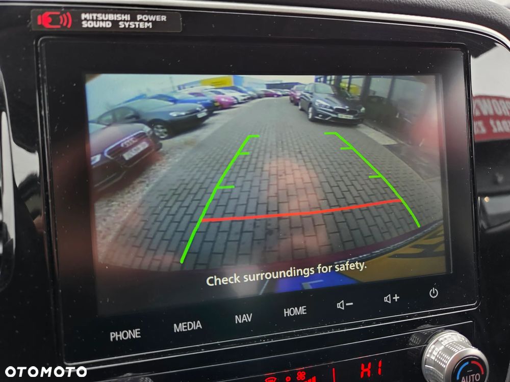 Mitsubishi Outlander - 30