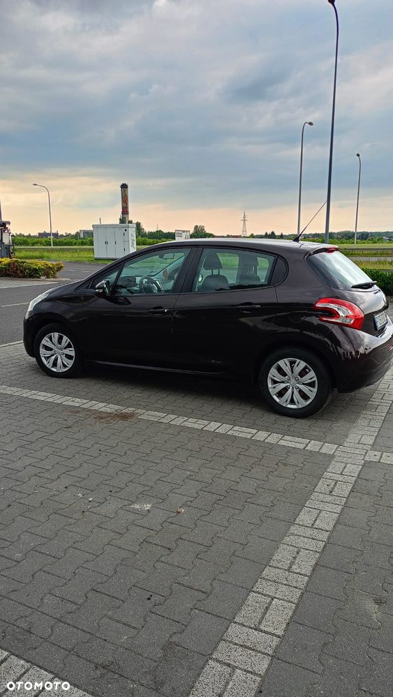 Peugeot 208 - 3
