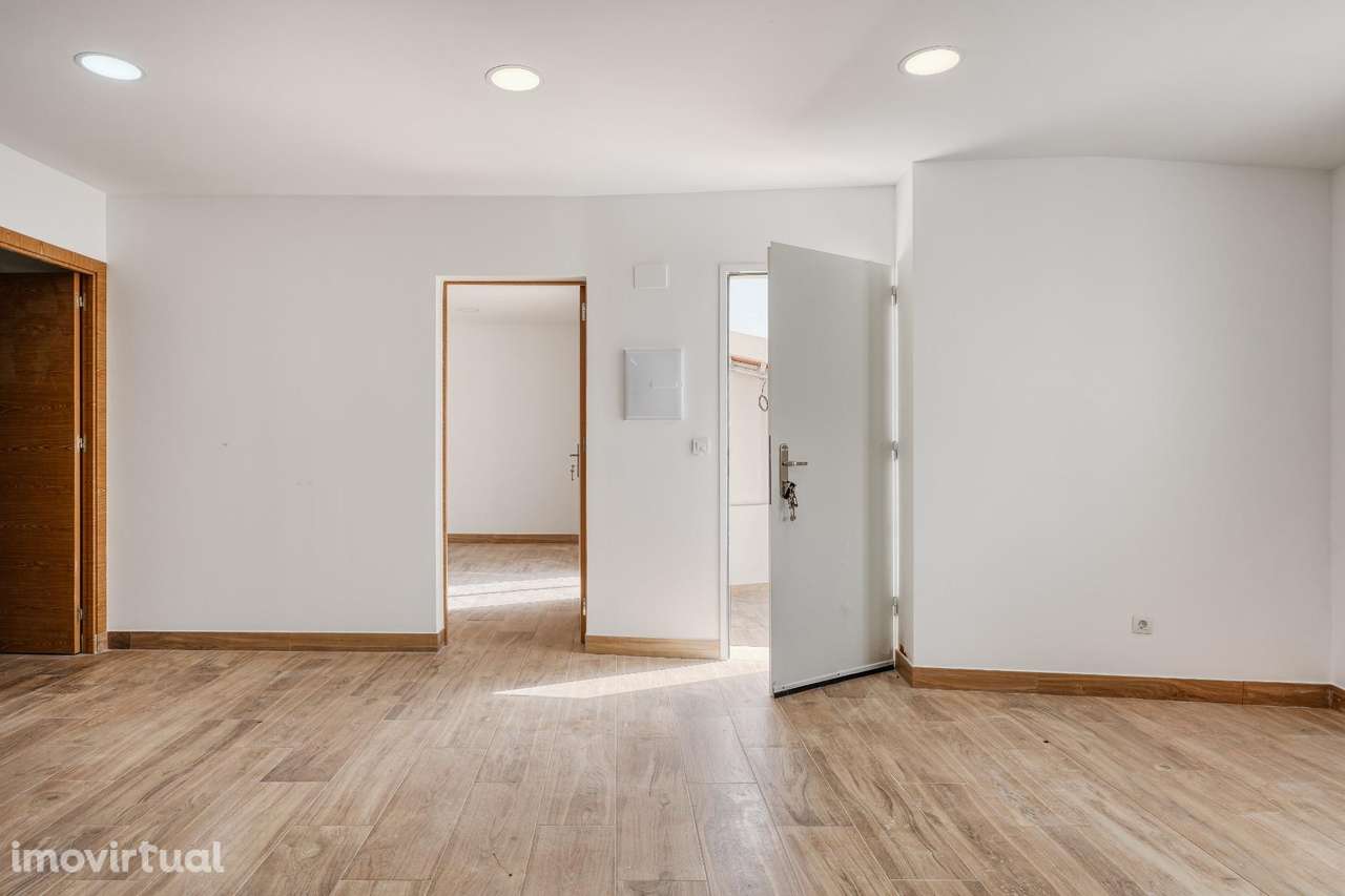 Moradia T2 Completamente Renovada em Alenquer - Grande imagem: 4/25