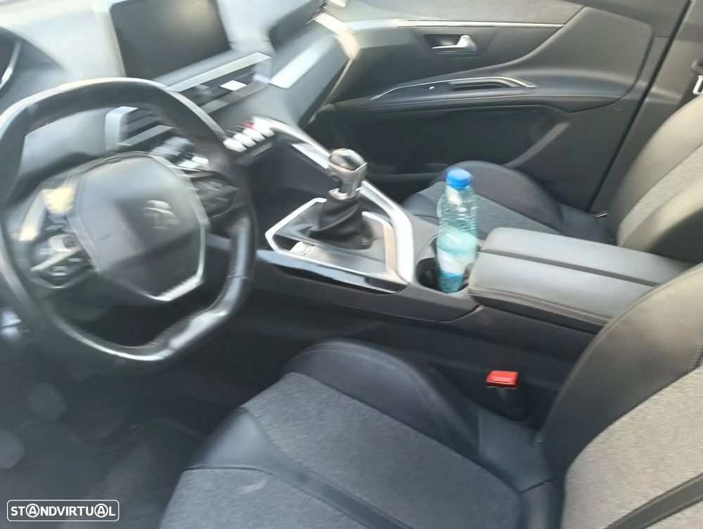 Peugeot 5008 1.5 BlueHDi GT Line J19 — fotografia 29