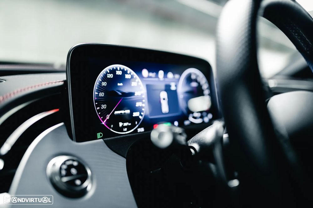 Mercedes-Benz E 53 AMG Hybrid 4Matic+ - 23