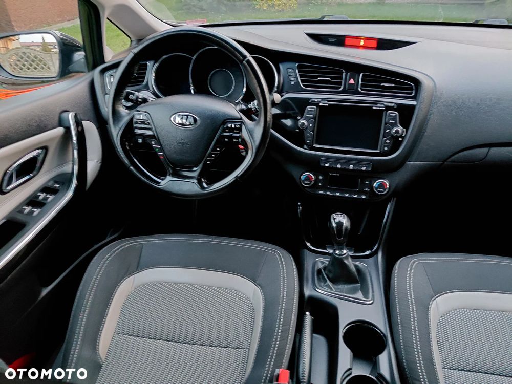 Kia Ceed 1.6 CRDi 128 Platinum Edition - 18