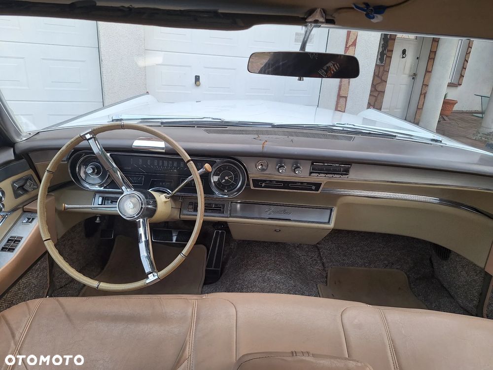 Cadillac Deville - 11