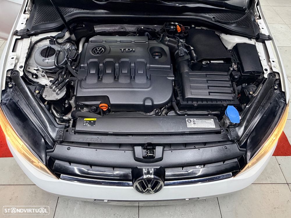 VW Golf 1.6 TDi BlueMotion Trendline - 32