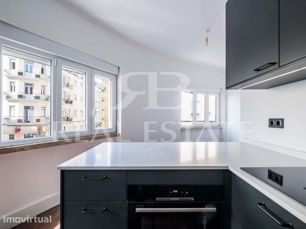 T3 com 1 suite - Renovado em CAMPO DE OURIQUE, ao lado do Jardim da... - Grande imagem: 3/19
