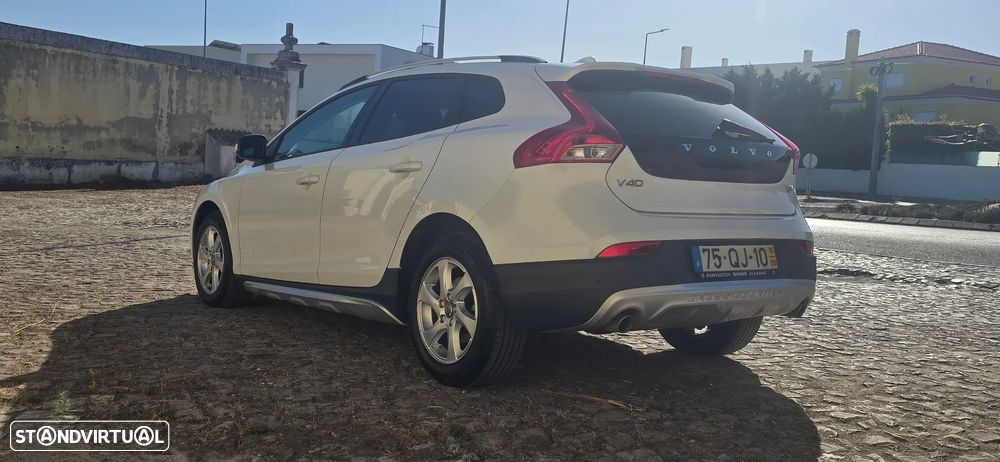 Volvo V40 2.0 D3 Kinetic - 4