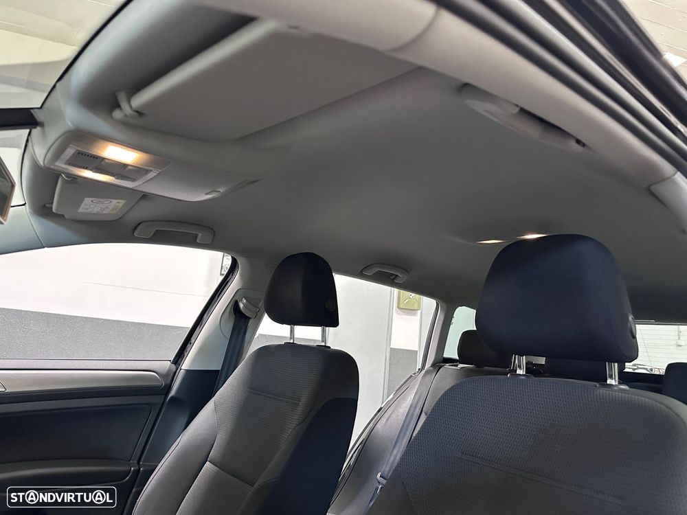 VW Golf Variant 1.6 TDi BlueMotion Confortline - 17