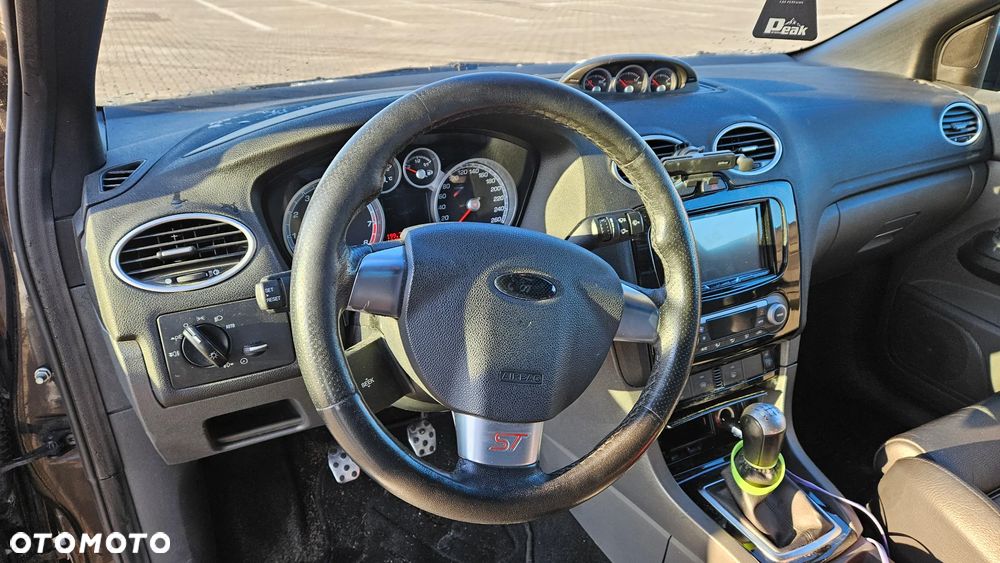 Ford Focus 2.5 ST - 9