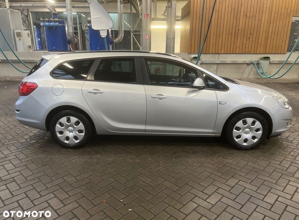 Opel Astra 1.4 Turbo Sports Tourer - 2