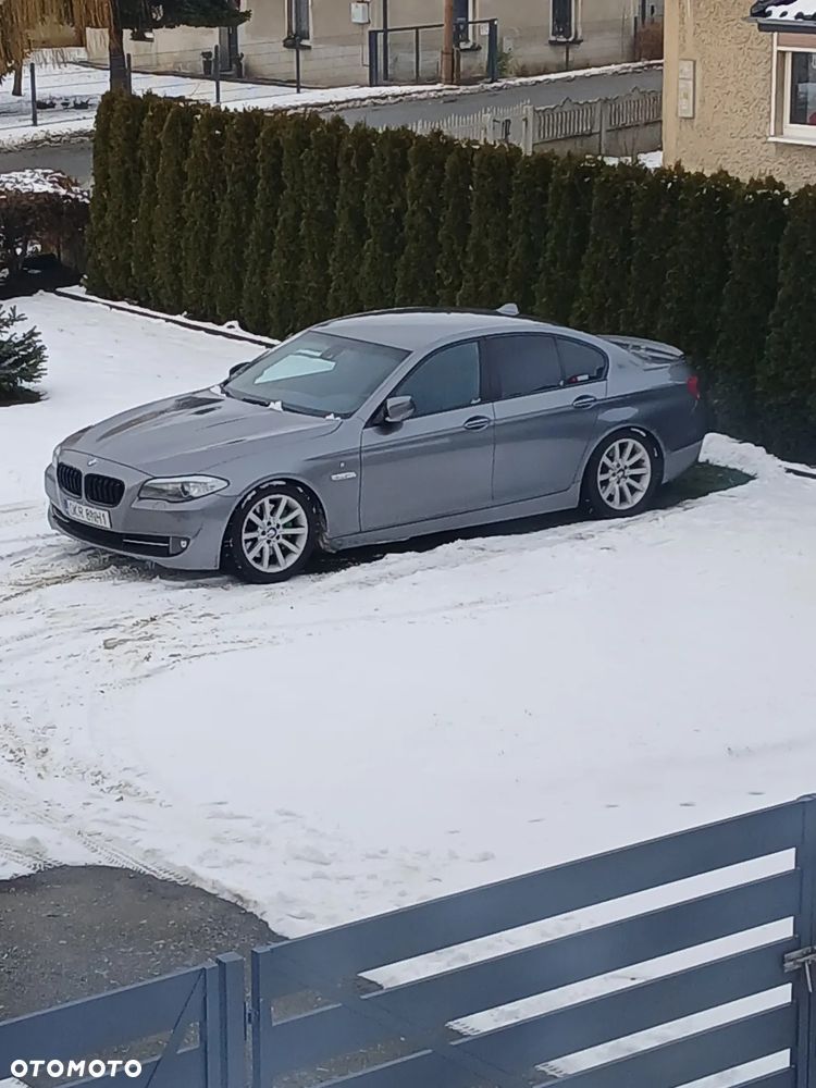 BMW Seria 5 528i - 1