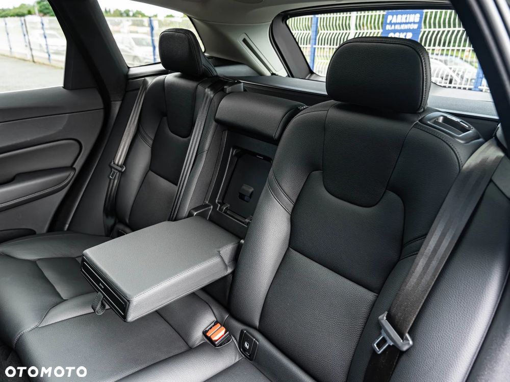 Volvo XC 60 B4 D Plus Bright - 29