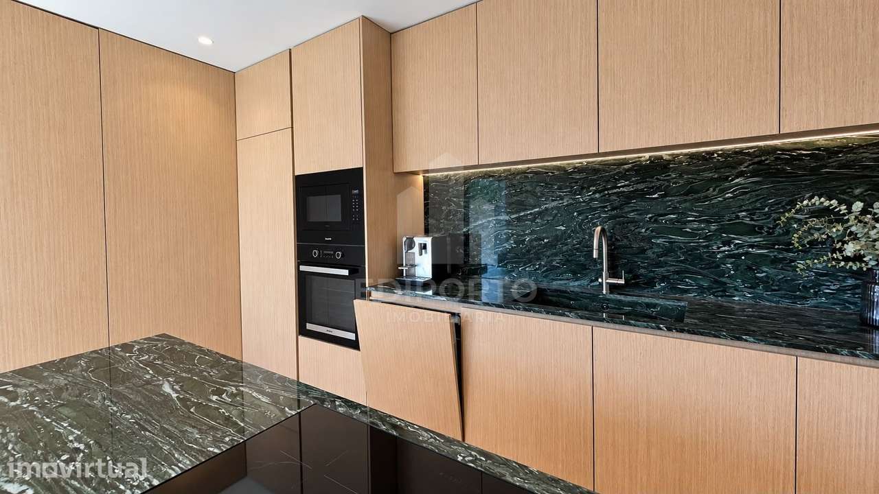 Apartamento T2 c/varanda e box para 2 carros em condomínio de luxo em - Grande imagem: 4/29