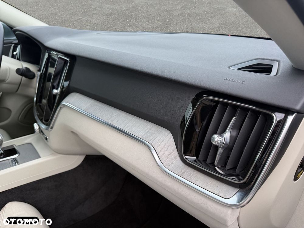 Volvo S60 - 25