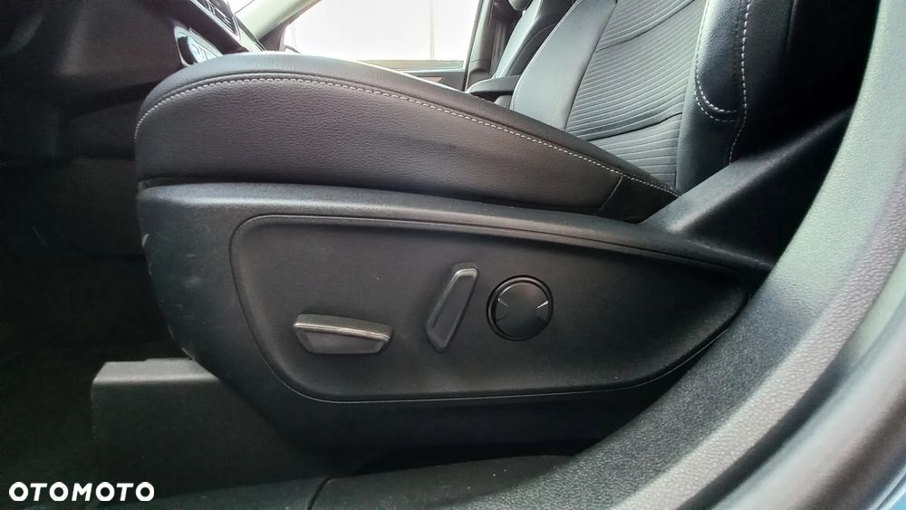 Ford Kuga 2.5 FHEV FWD Titanium X - 17