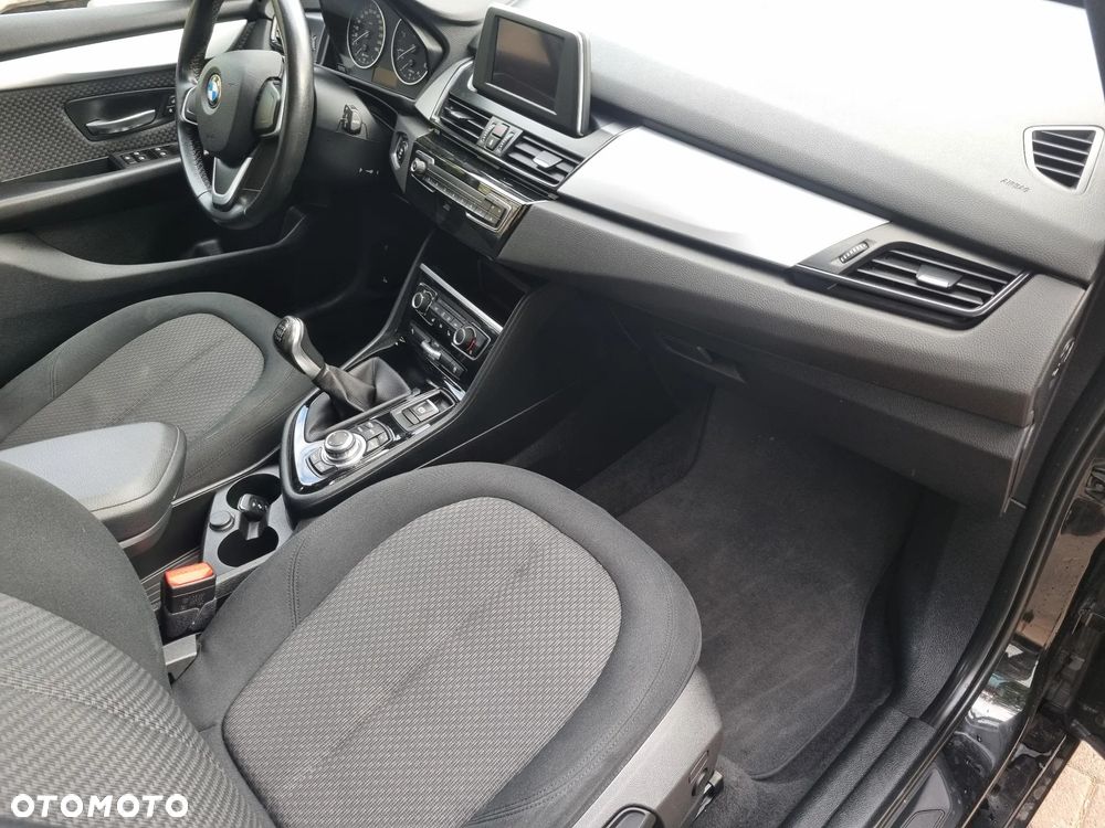 BMW Seria 2 216d Sport Line - 13