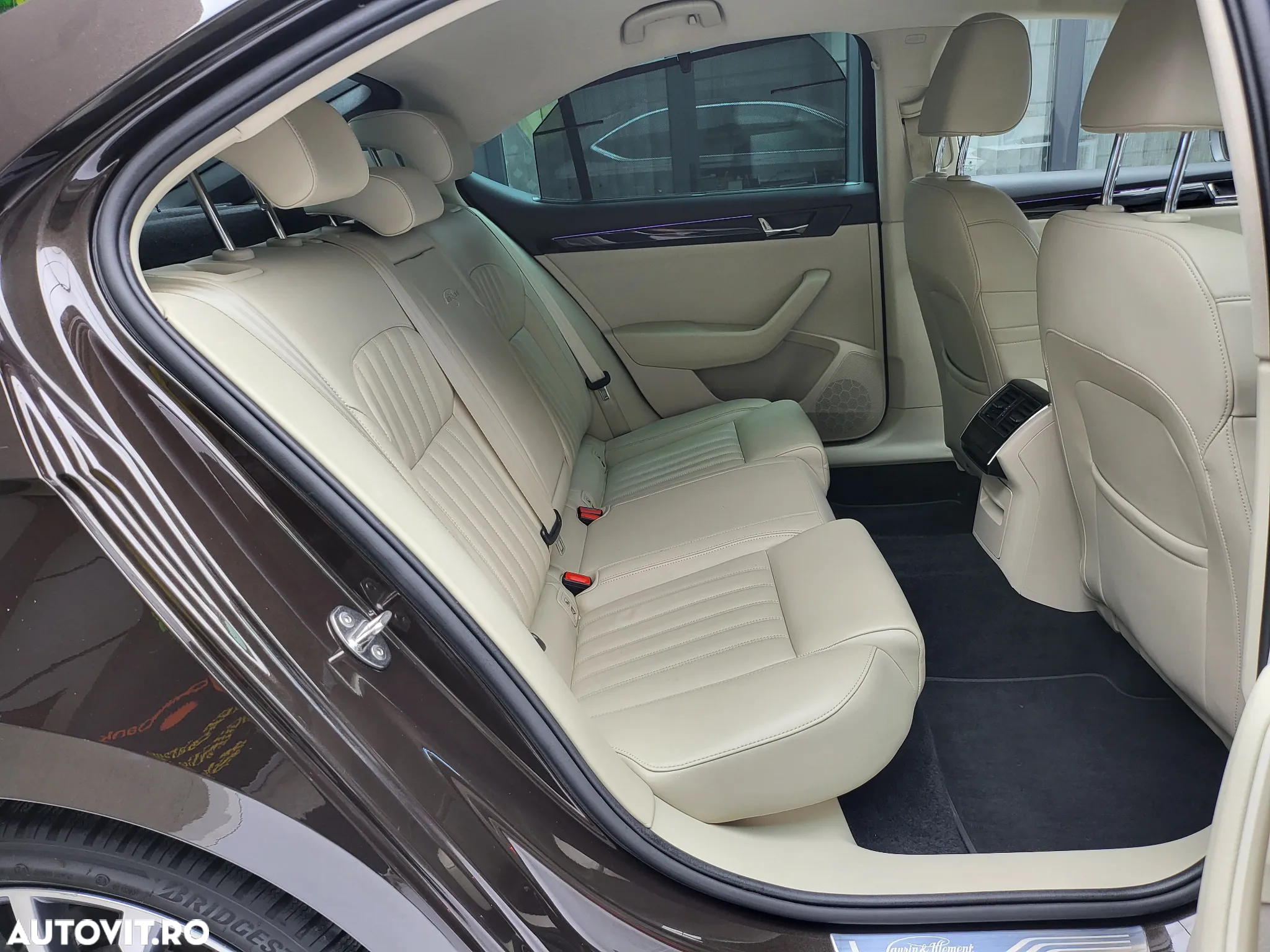 Skoda Superb 2.0 TDI 4X4 DSG Laurin & Klement - 12
