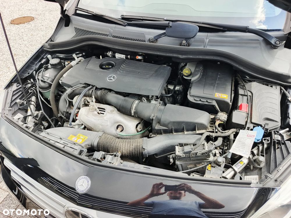 Mercedes-Benz Klasa B 180 7G-DCT - 27