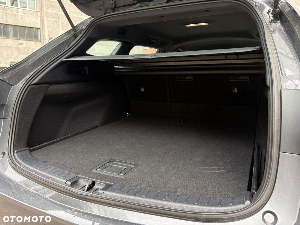 Toyota Corolla 1.8 Hybrid Comfort - 28